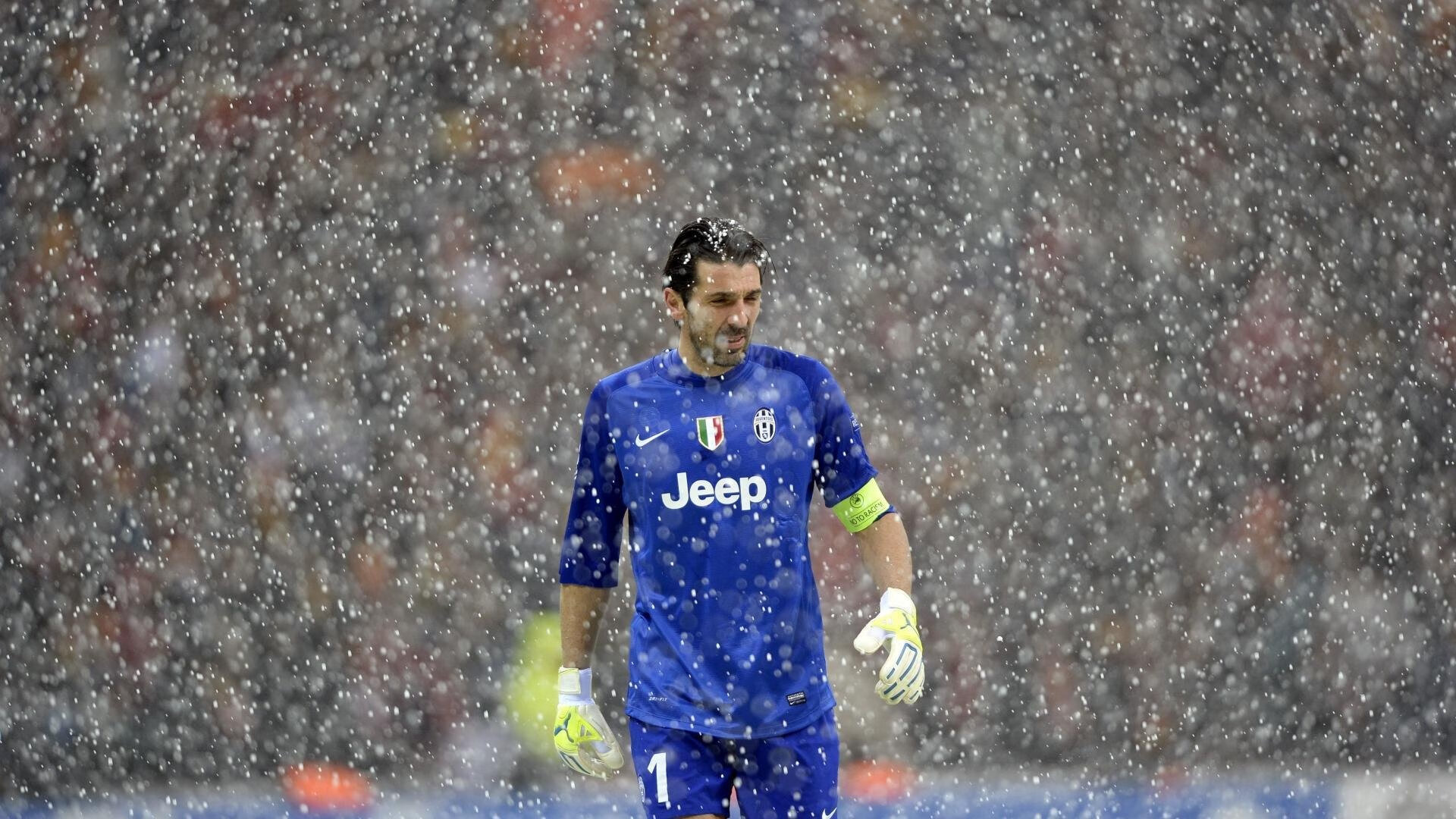 “伊万·戈梅斯的稳健防守与强攻突破，助力美洲狮队应对更强敌人”